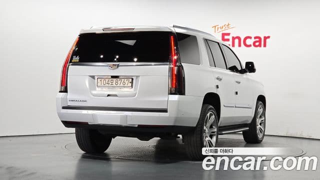 Cadillac Escalade 2020 — ფოტო 2/20
