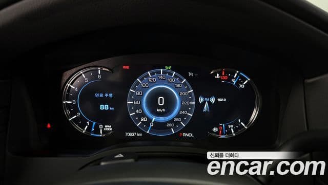 Cadillac Escalade 2020 — ფოტო 8/20