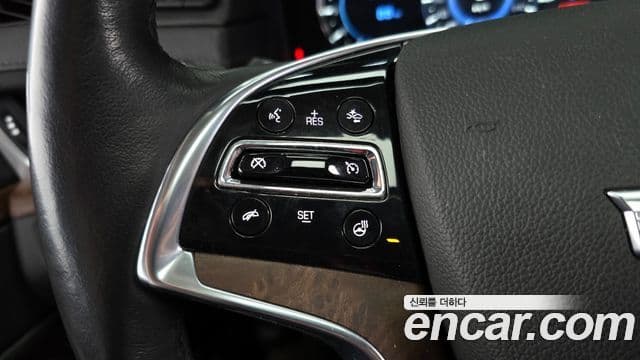 Cadillac Escalade 2020 — ფოტო 19/20