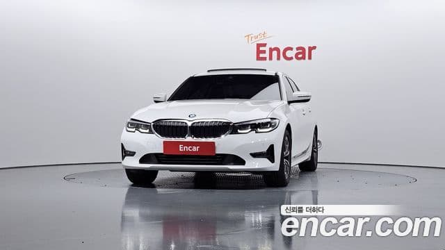 BMW 3 Series 2022 — ფოტო 9/20