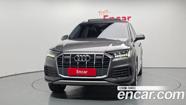 Audi Q7 2021 — ფოტო 3/20