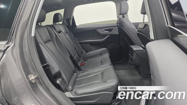 Audi Q7 2021 — ფოტო 12/20