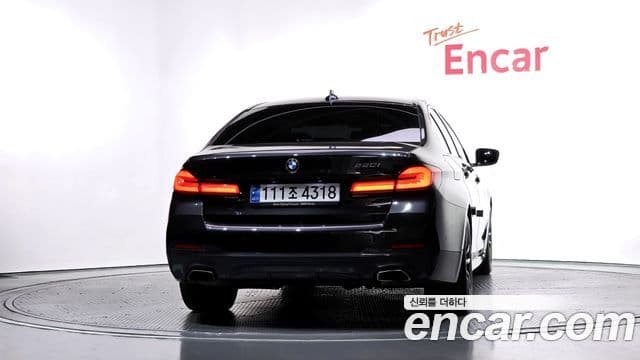 BMW 5 Series 2020 — ფოტო 4/20
