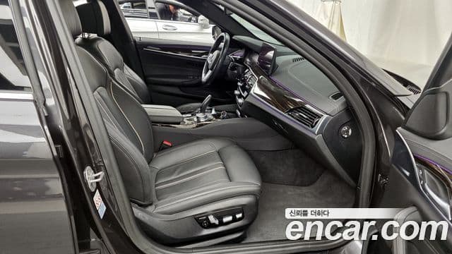 BMW 5 Series 2020 — ფოტო 11/20