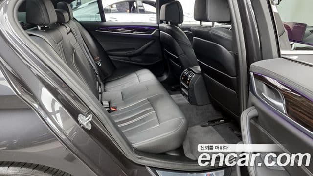 BMW 5 Series 2020 — ფოტო 12/20
