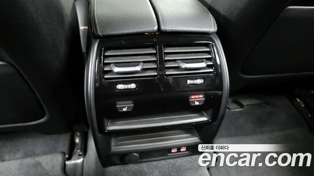 BMW 5 Series 2020 — ფოტო 18/20