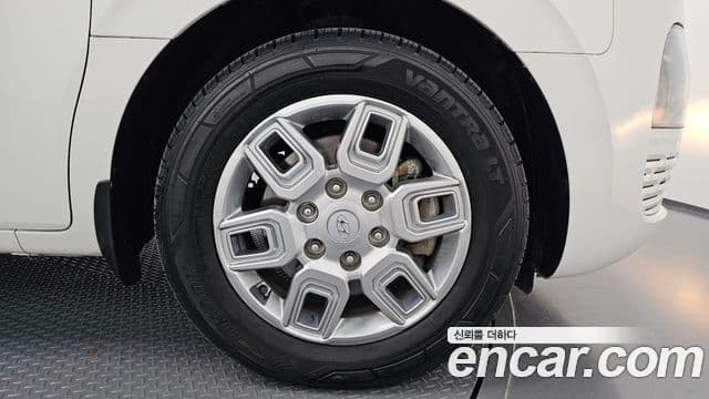 Hyundai Staria 2021 — ფოტო 5/20