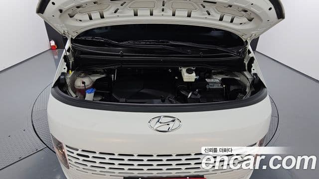 Hyundai Staria 2021 — ფოტო 6/20