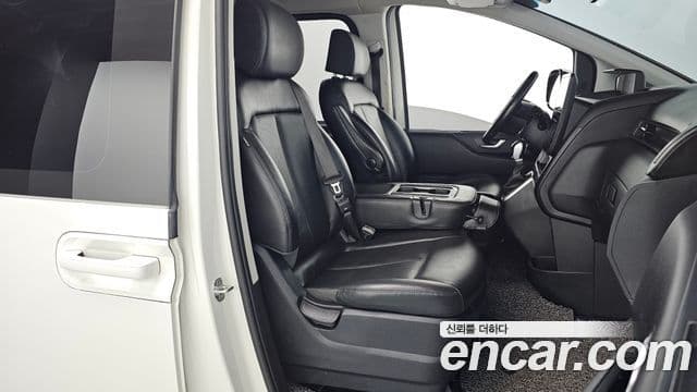 Hyundai Staria 2021 — ფოტო 10/20