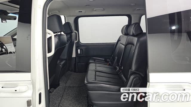 Hyundai Staria 2021 — ფოტო 12/20