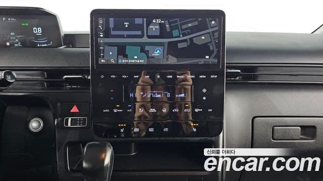 Hyundai Staria 2021 — ფოტო 14/20