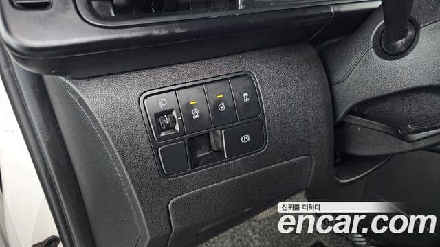 Hyundai Staria 2021 — ფოტო 18/20