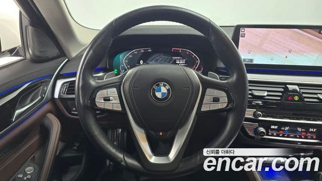 BMW 5 Series 2021 — ფოტო 13/20