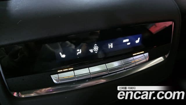 Cadillac Escalade 2023 — ფოტო 16/20