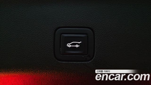 Cadillac Escalade 2023 — ფოტო 19/20