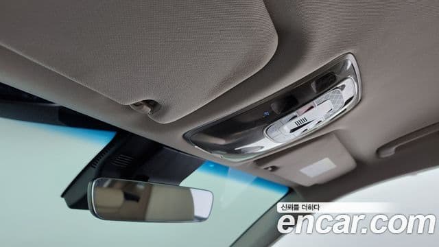 Genesis GV70 2021 — ფოტო 18/20