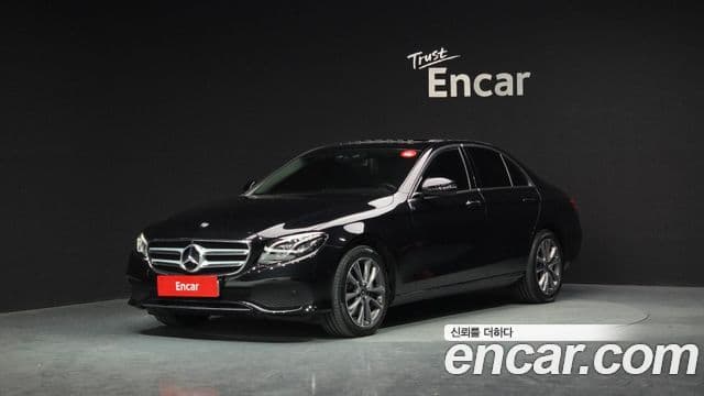 Mercedes-Benz E-Class 2018 — ფოტო 1/20