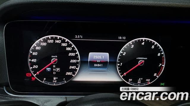 Mercedes-Benz E-Class 2018 — ფოტო 8/20