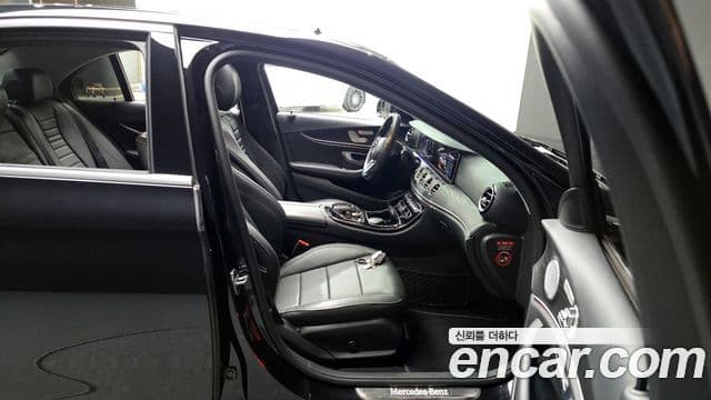 Mercedes-Benz E-Class 2018 — ფოტო 11/20