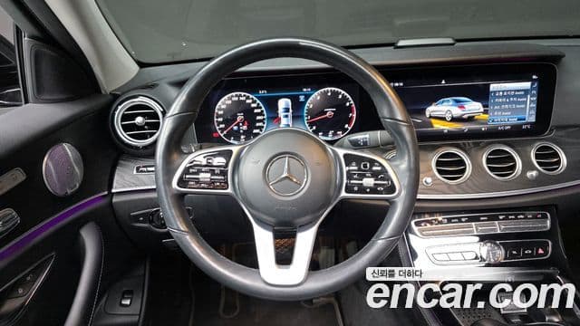 Mercedes-Benz E-Class 2018 — ფოტო 13/20