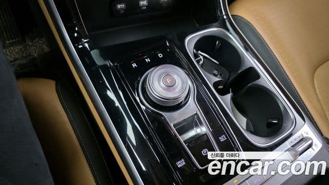 Kia Carnival 2023 — ფოტო 9/20