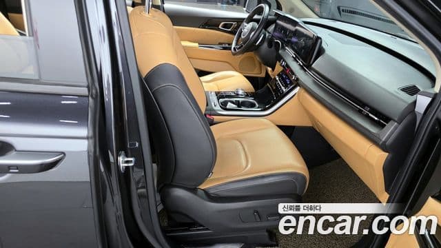 Kia Carnival 2023 — ფოტო 12/20