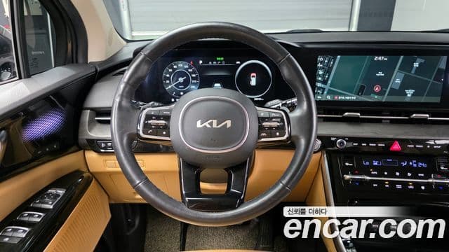 Kia Carnival 2023 — ფოტო 13/20