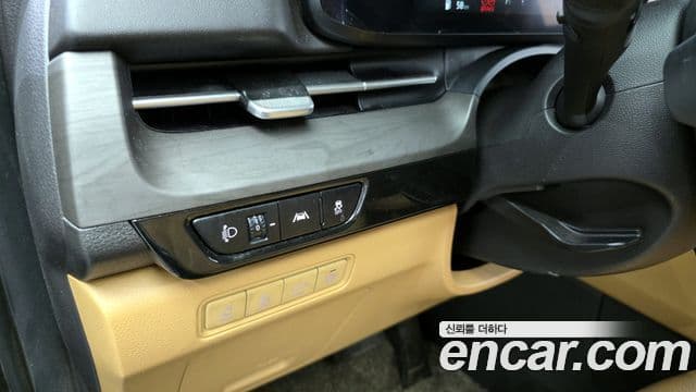 Kia Carnival 2023 — ფოტო 14/20