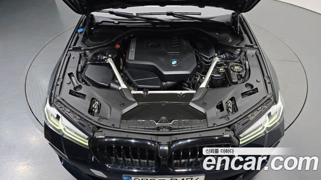BMW 5 Series 2022 — ფოტო 6/20