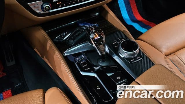 BMW 5 Series 2022 — ფოტო 9/20
