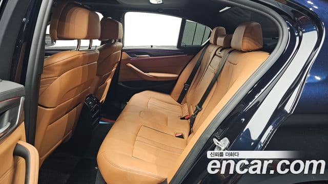 BMW 5 Series 2022 — ფოტო 12/20
