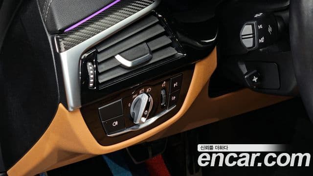 BMW 5 Series 2022 — ფოტო 14/20