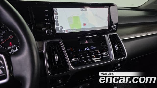 Kia Sorento 2021 — ფოტო 13/20