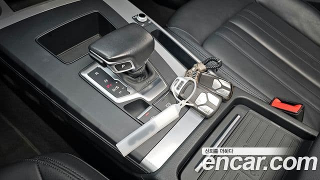 Audi Q5 2021 — Şəkil 9/20
