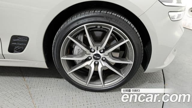 Genesis G70 2023 — Photo 10/13
