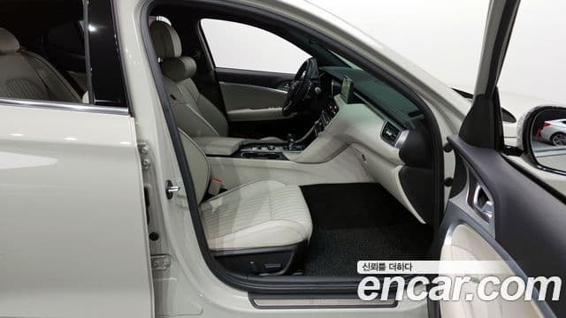 Genesis G70 2023 — Photo 9/13