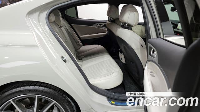 Genesis G70 2023 — Photo 8/13