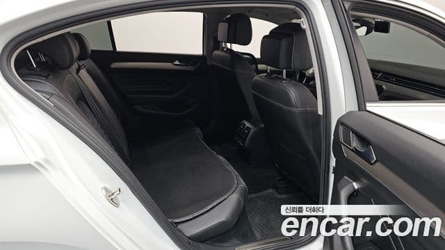 Volkswagen Passat GT 2021 — Şəkil 12/20