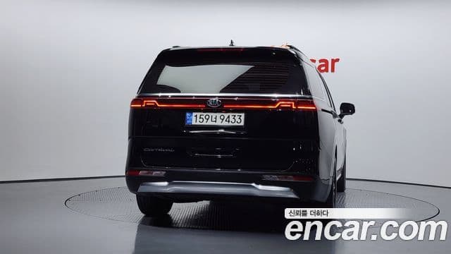 Kia Carnival 2021 — Photo 19/20
