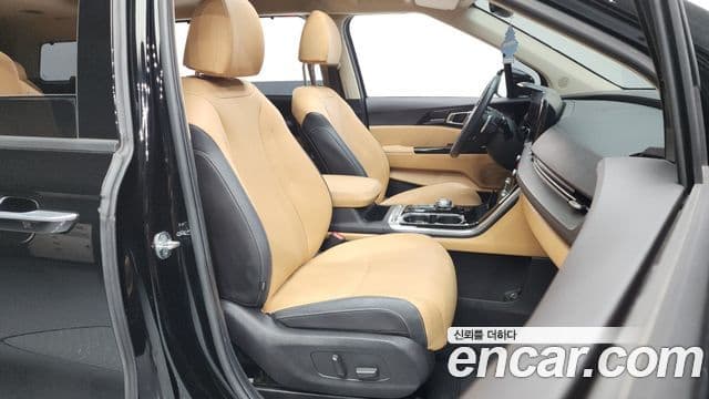Kia Carnival 2021 — Photo 7/20