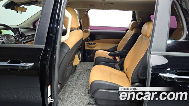 Kia Carnival 2022 — Şəkil 17/20
