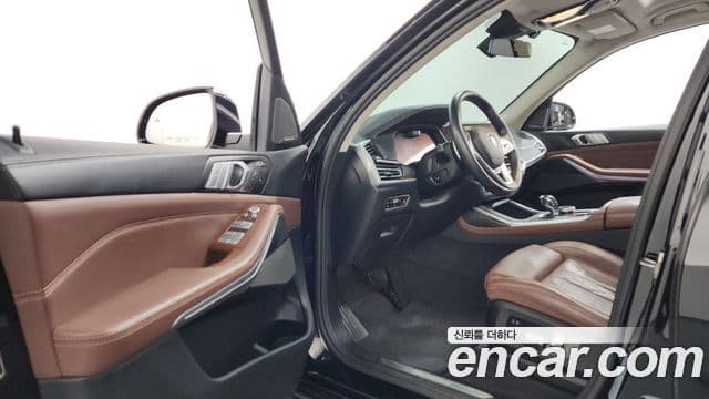 BMW X7 2021 — ფოტო 8/20