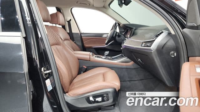 BMW X7 2021 — ფოტო 10/20