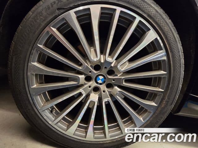 BMW X7 2021 — Photo 47/48