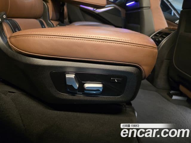 BMW X7 2021 — Photo 7/48