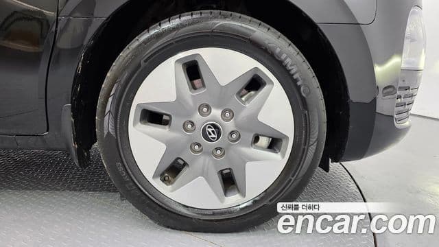 Hyundai Staria 2025 — ფოტო 5/20