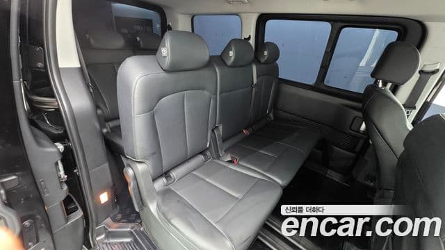 Hyundai Staria 2025 — ფოტო 19/20