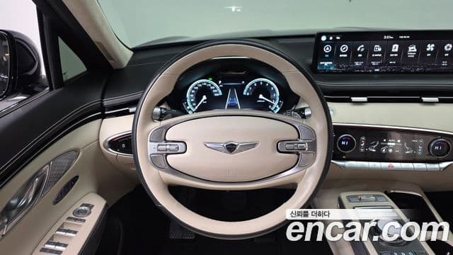 Genesis GV70 2022 — ფოტო 13/20