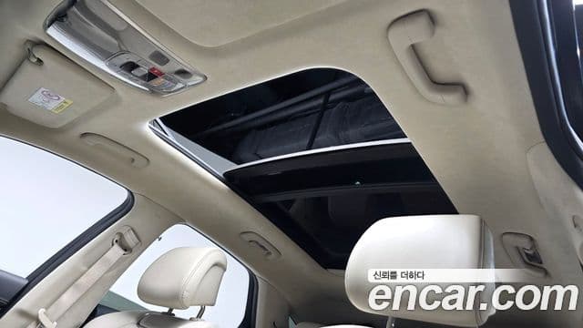 Genesis GV70 2022 — ფოტო 16/20
