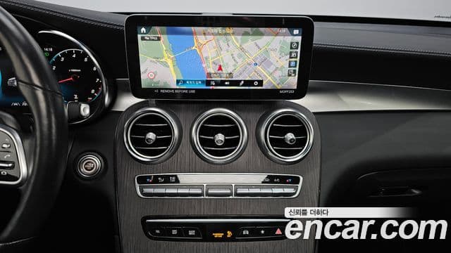 Mercedes-Benz GLC-Class 2022 — ფოტო 14/20